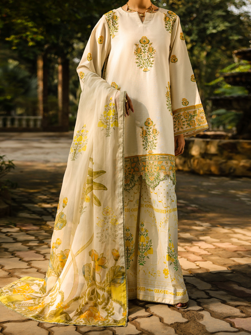 Off White Lawn Stitched 3Pc - ALP-3PS-2374