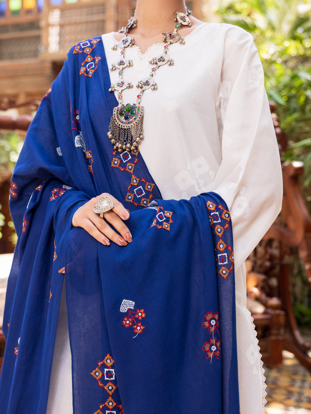 White Cambric 3Pc Stitched - ALP-3PS-2587