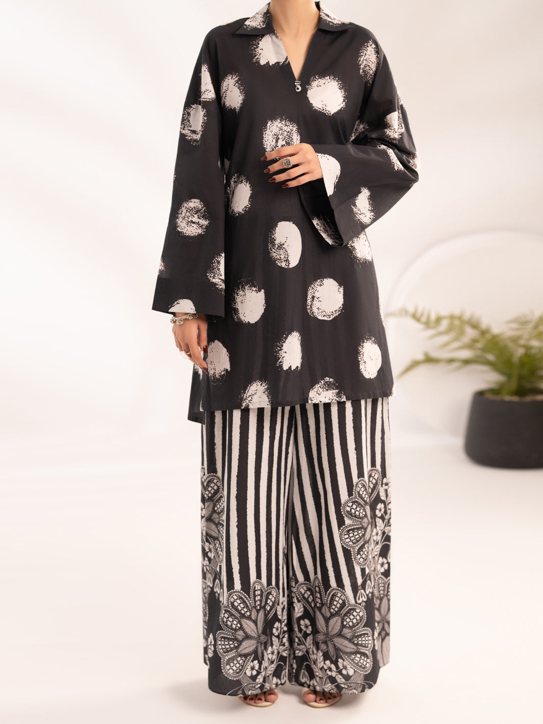 Black Lawn 2Pc Stitched - ALP-2PS-LKS-2526