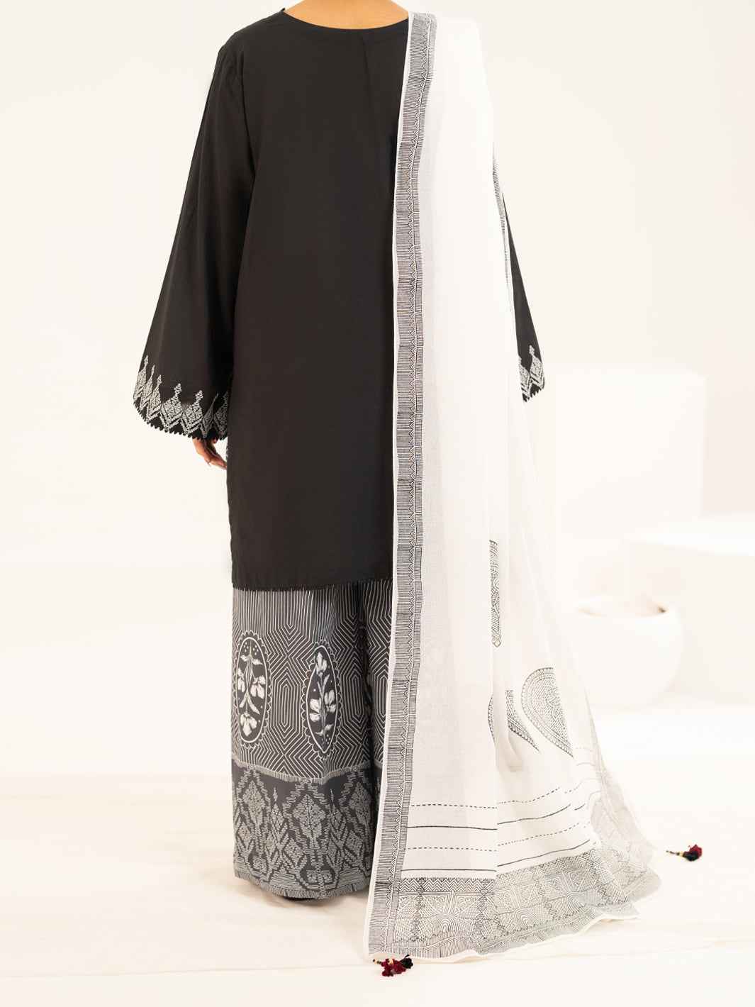 Black Lawn Stitched 2Pc - ALP-2PS-LKS-2533