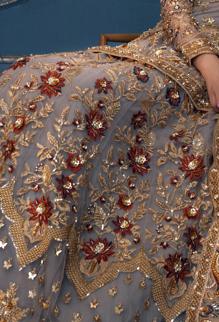 Akbar Aslam – Queen Bee U-1403 Style