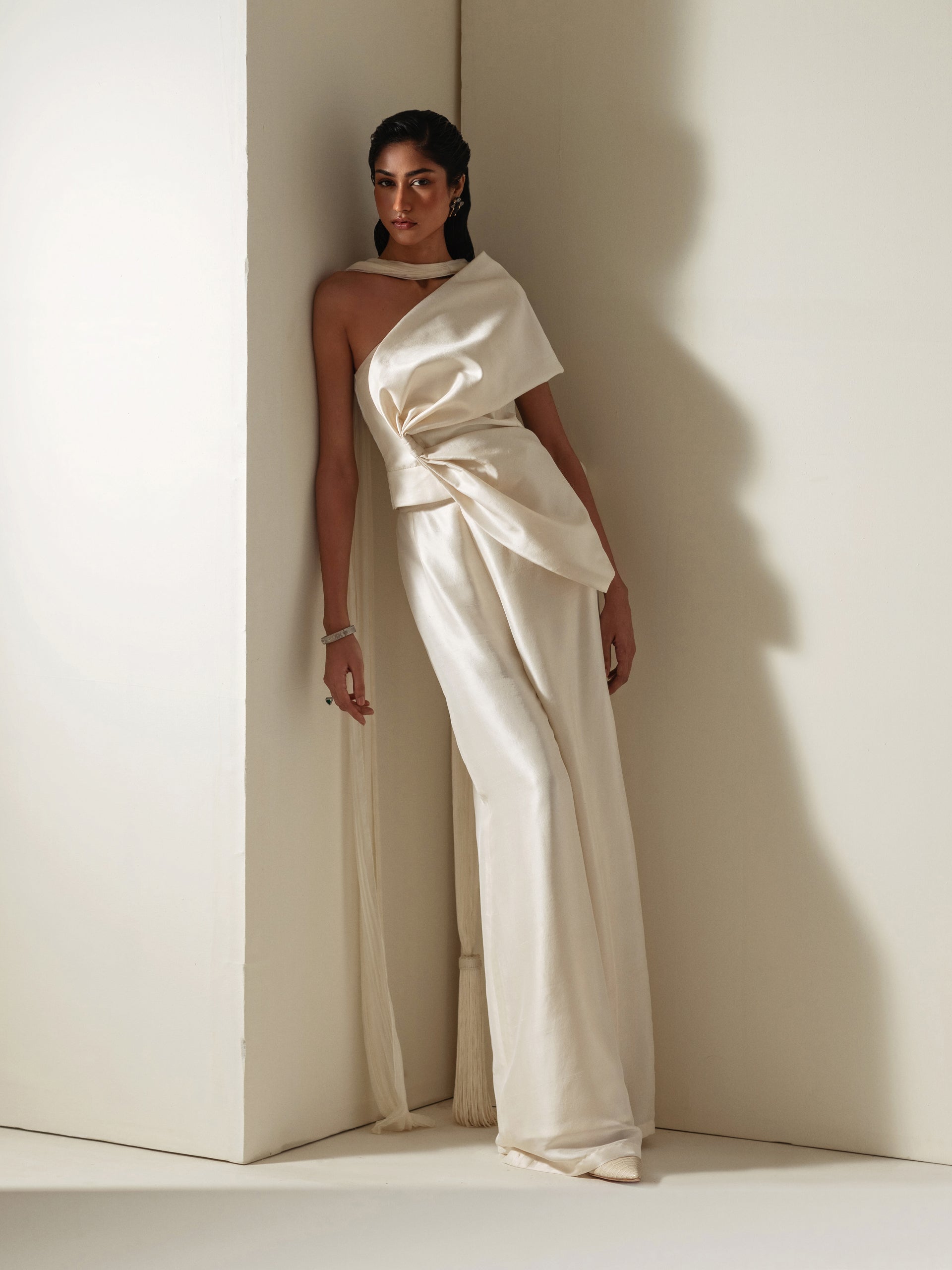https://cdn.shopify.com/s/files/1/0768/4872/6205/files/Alora-Ivory-1.jpg?v=1777670876