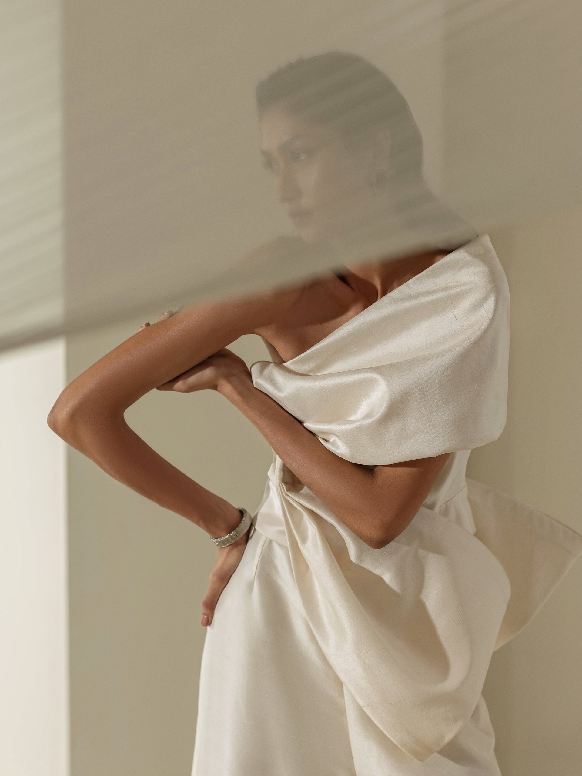 https://cdn.shopify.com/s/files/1/0768/4872/6205/files/Alora-Ivory-4.jpg?v=1777670876