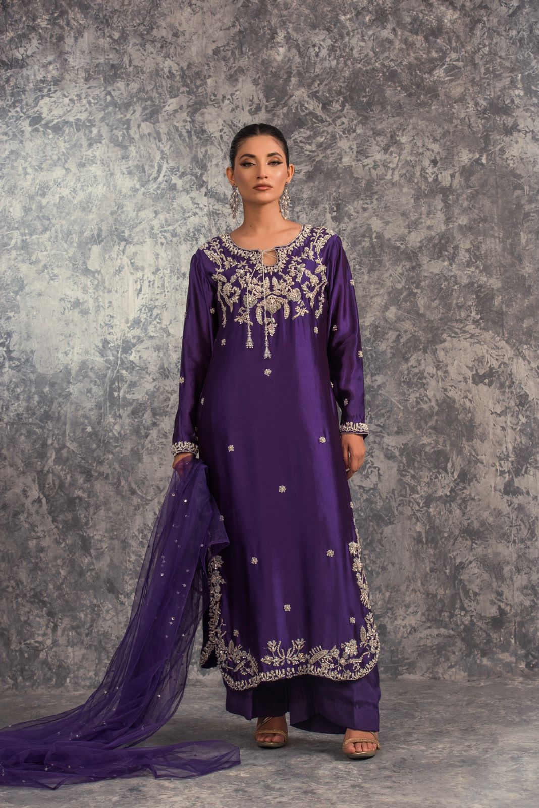 Sehrish Nadeem – Amira Style