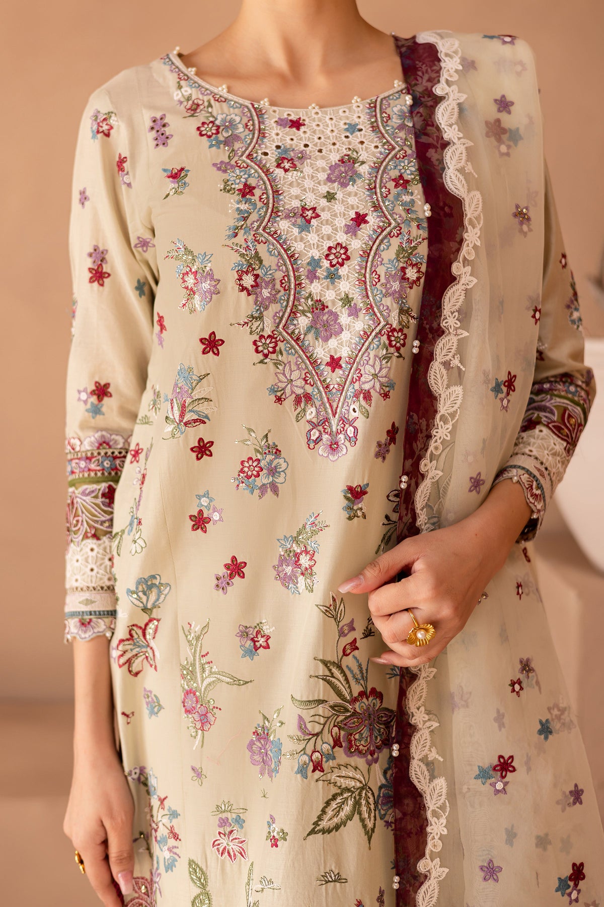 Amiraa 3Pc - Embroidered Luxe Pret