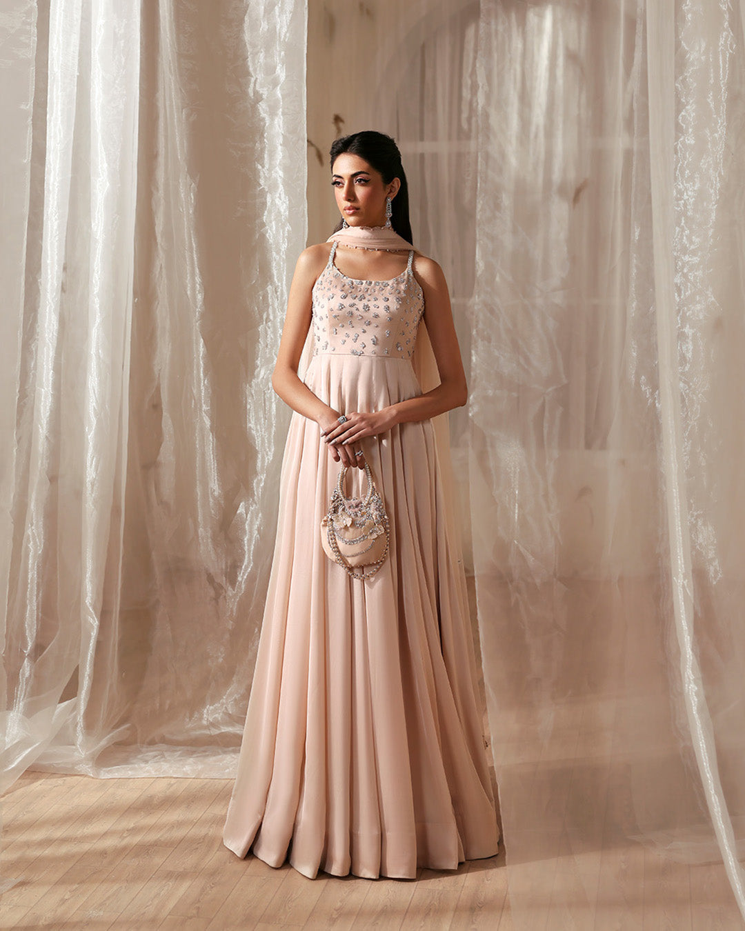 https://cdn.shopify.com/s/files/1/0262/2531/1795/files/Anouk1.jpg?v=1768088770