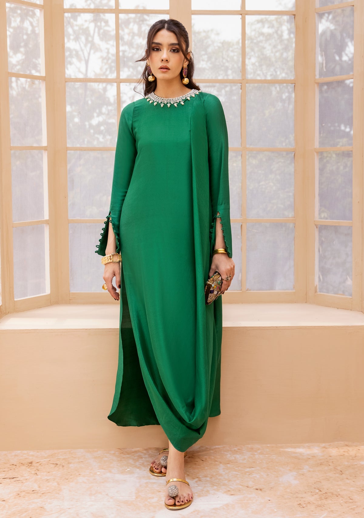 https://cdn.shopify.com/s/files/1/0524/2070/6504/products/ArianaEmerald1.jpg?v=1752232762