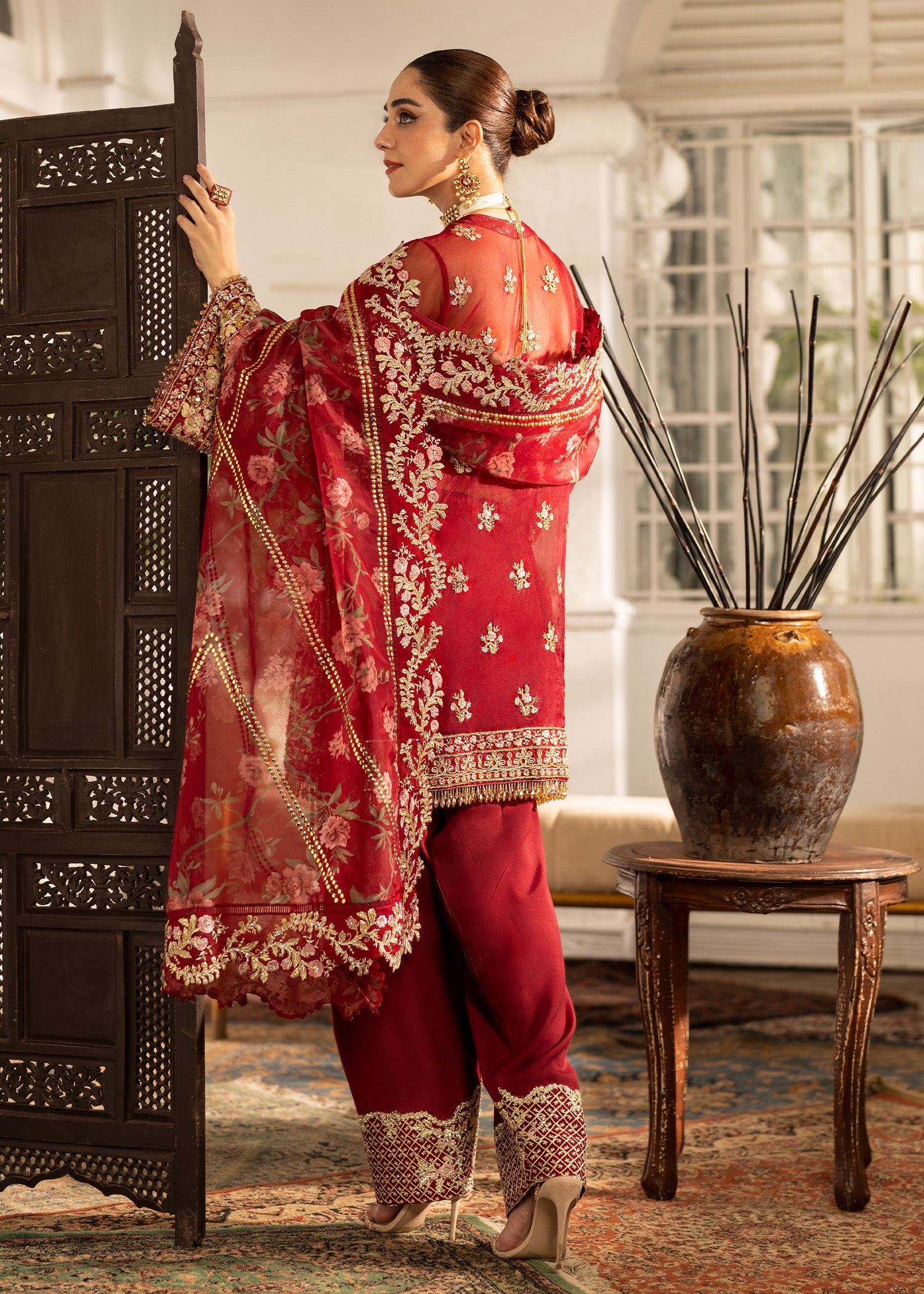 https://cdn.shopify.com/s/files/1/0634/9714/2487/files/Ashna23.jpg?v=1736927110