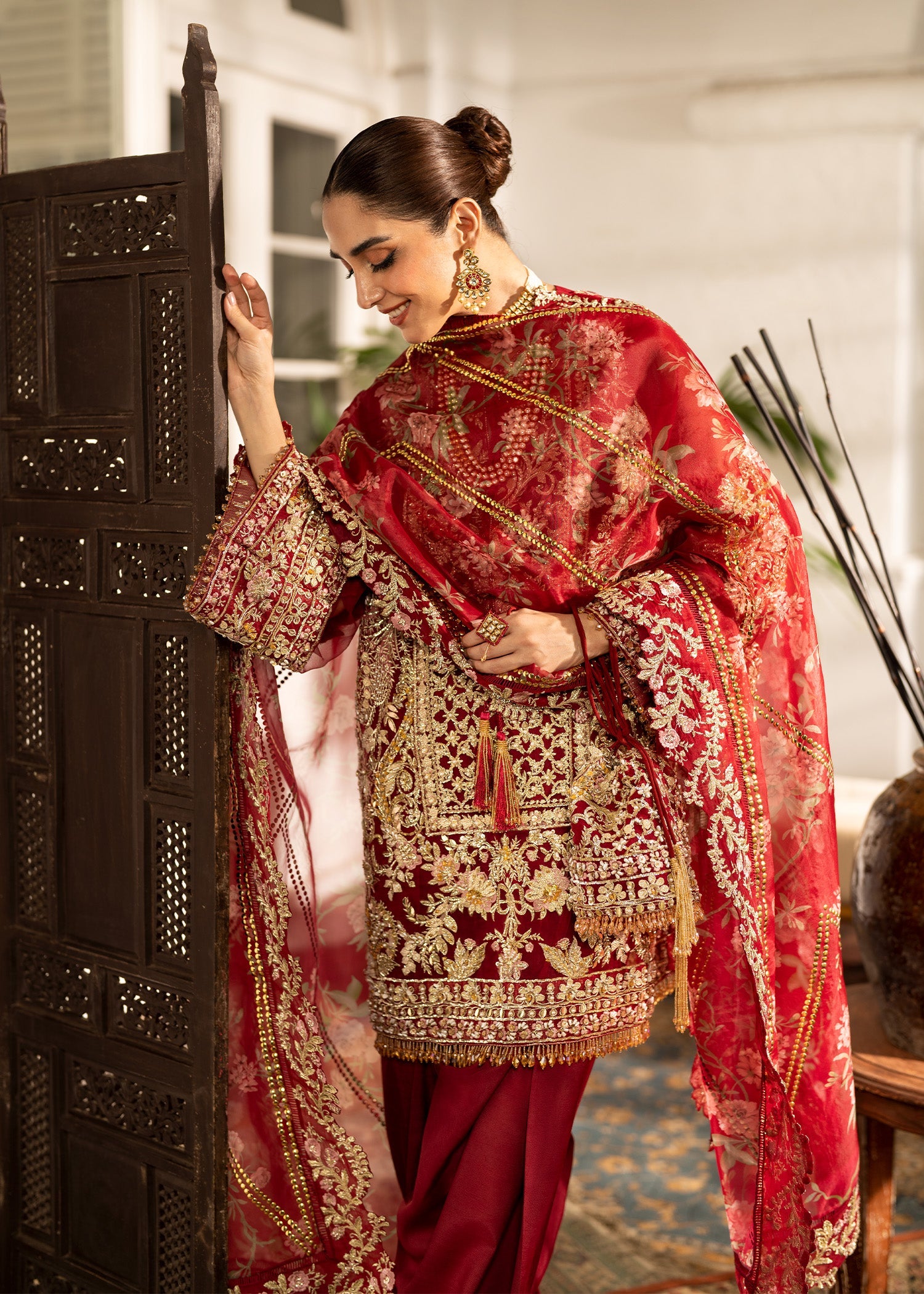 https://cdn.shopify.com/s/files/1/0634/9714/2487/files/Ashna24.jpg?v=1737360424