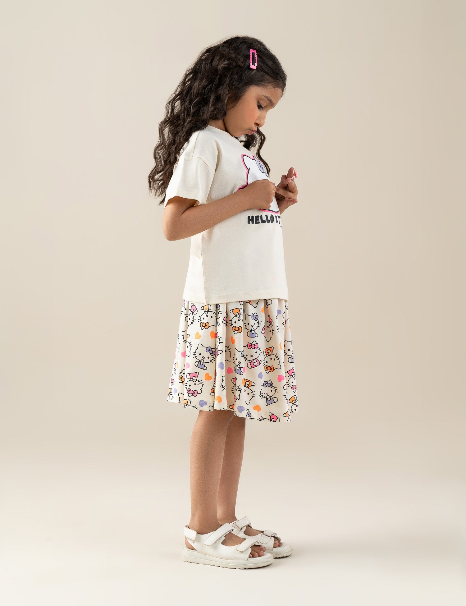 2 PIECE HELLO KITTY GRAPHIC SUIT