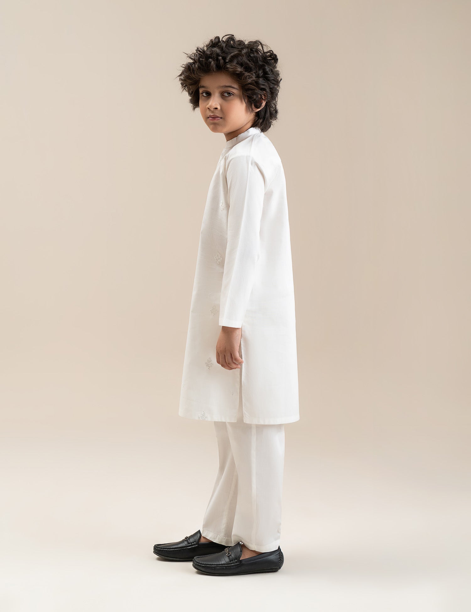 2 PIECE CLASSIC EMBROIDERED SUIT