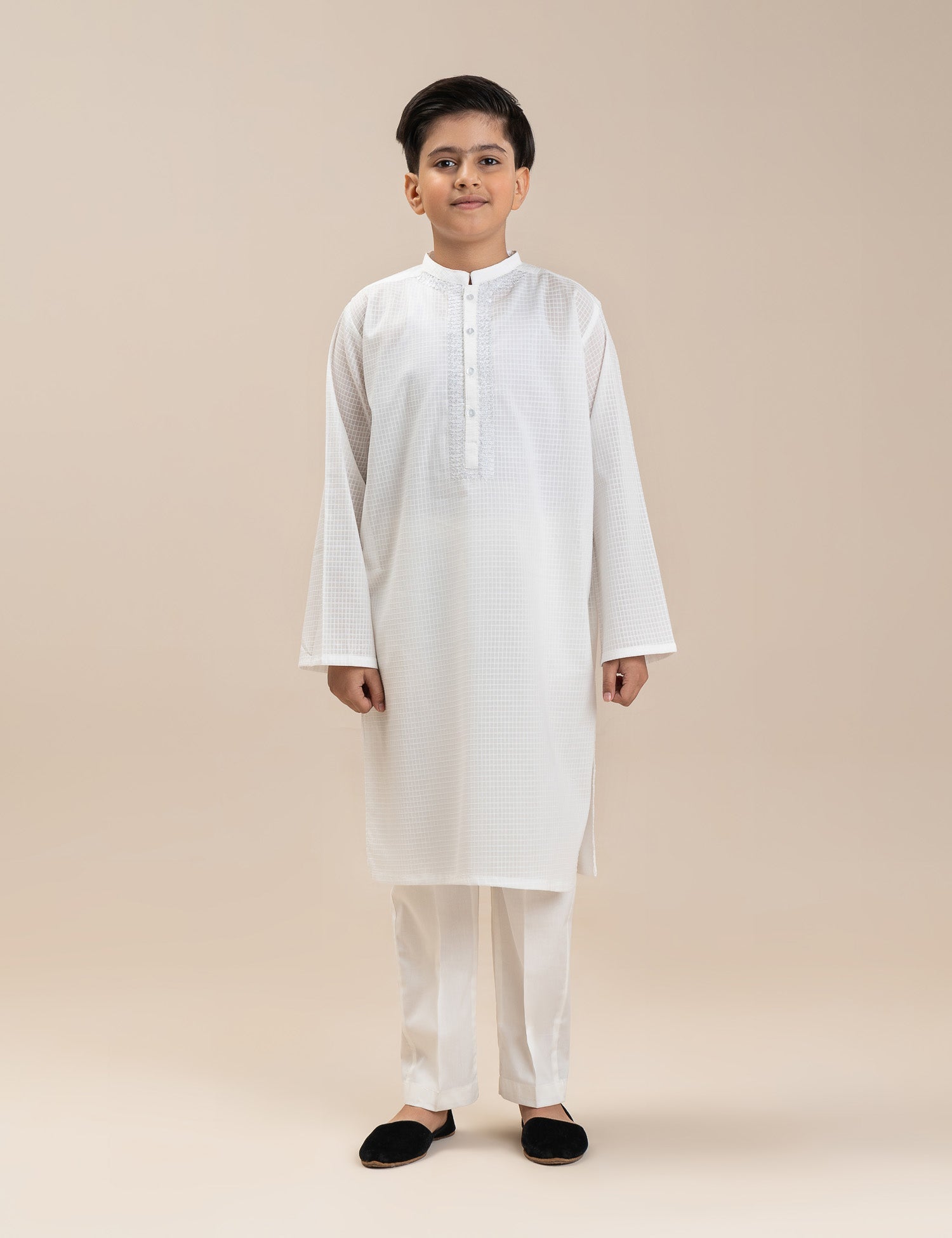 2 PIECE TEXTURED EMBROIDERED SUIT