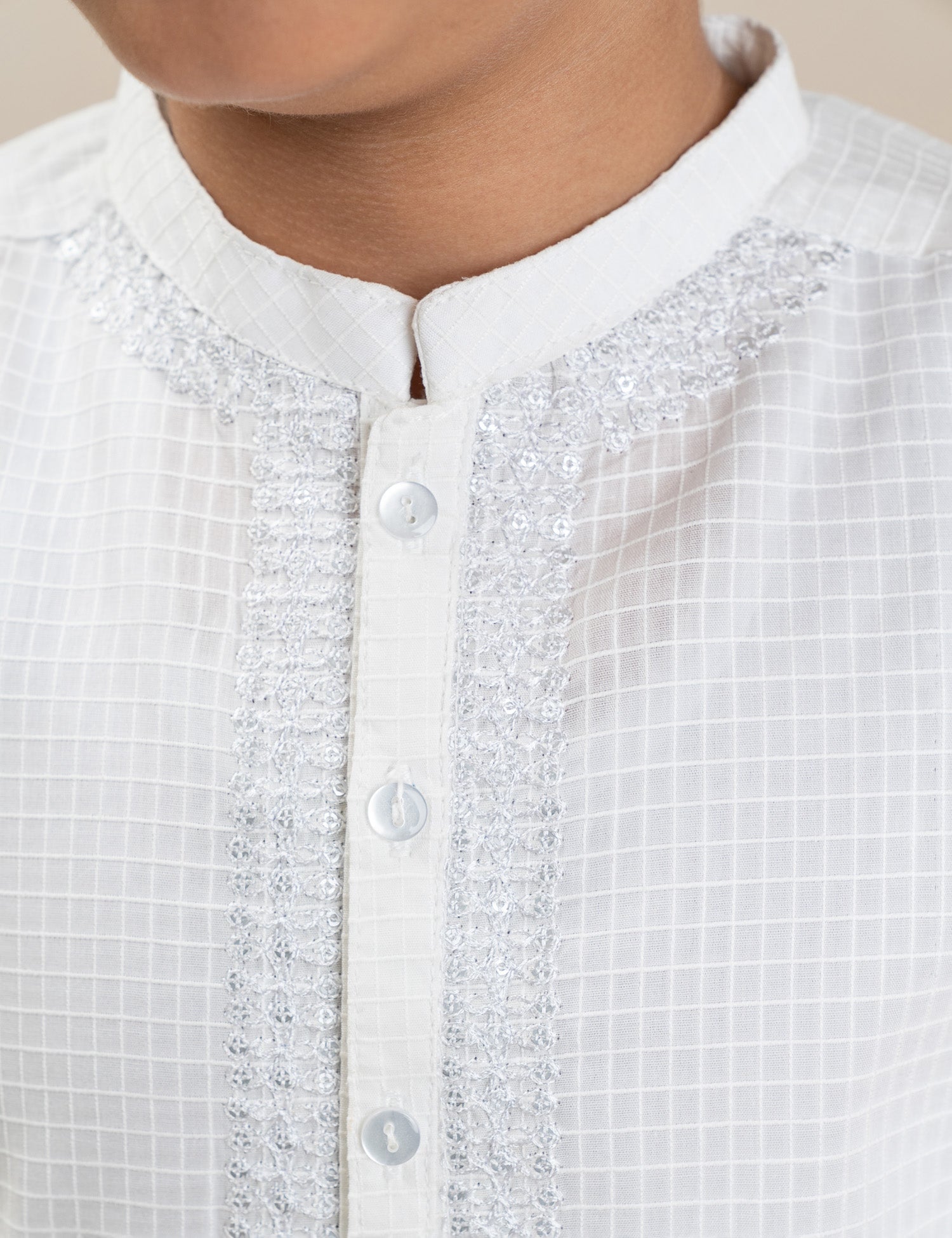 2 PIECE TEXTURED EMBROIDERED SUIT