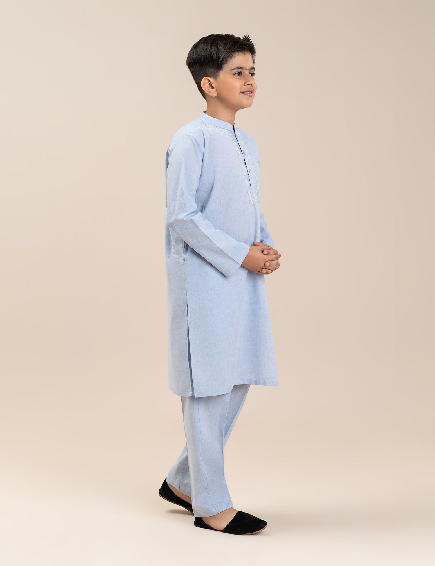 2 PIECE TEXTURED EMBROIDERED SUIT
