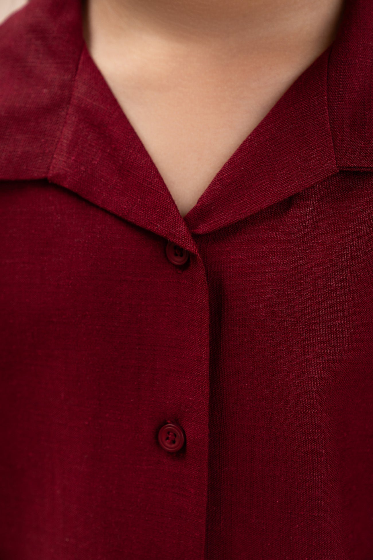 EMBROIDERED BUTTON DOWN TOP