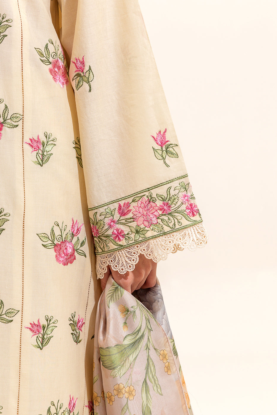 3 Piece Embroidered Lawn Suit (Unstitched)