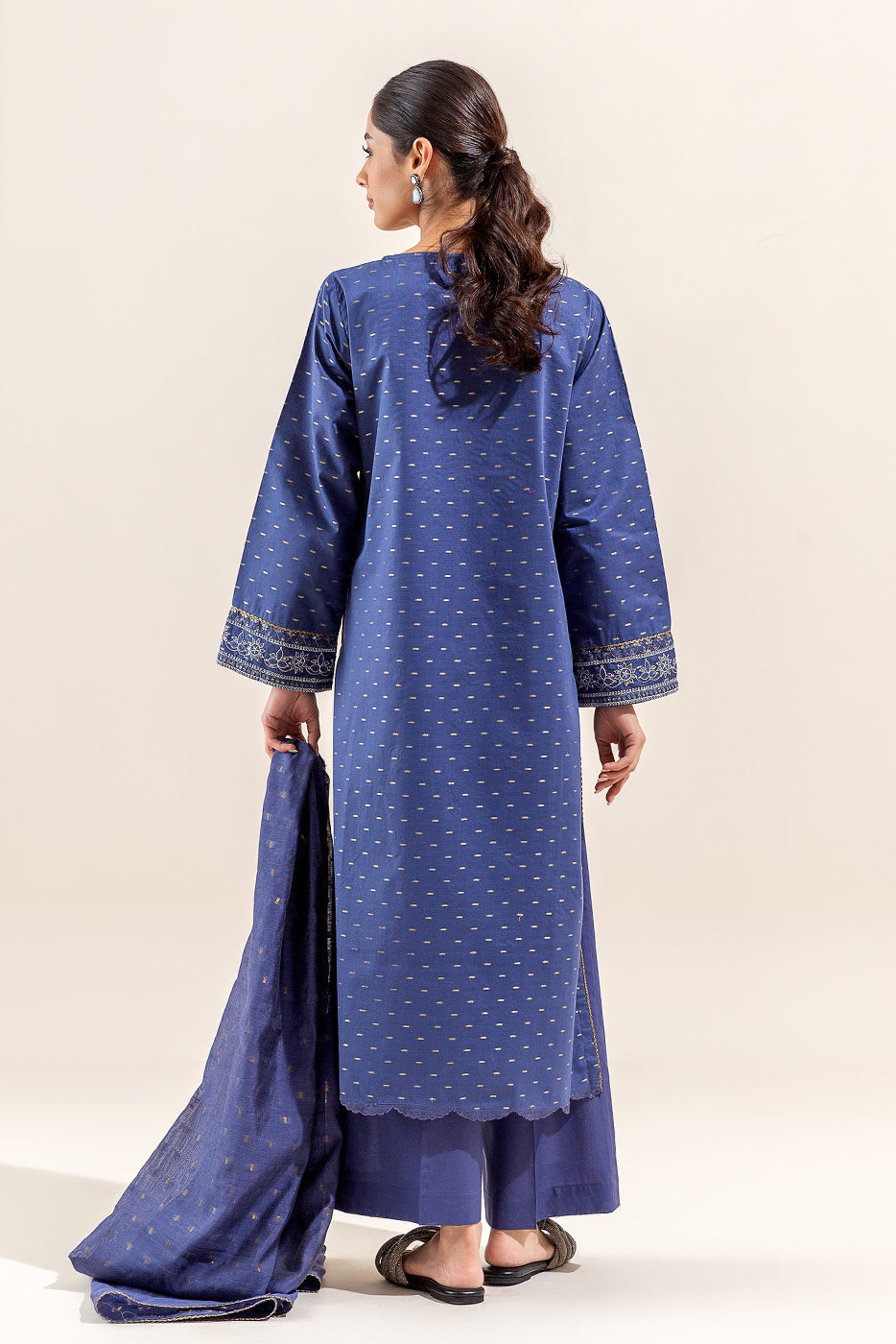3 Piece Embroidered Jacquard Suit (Unstitched)
