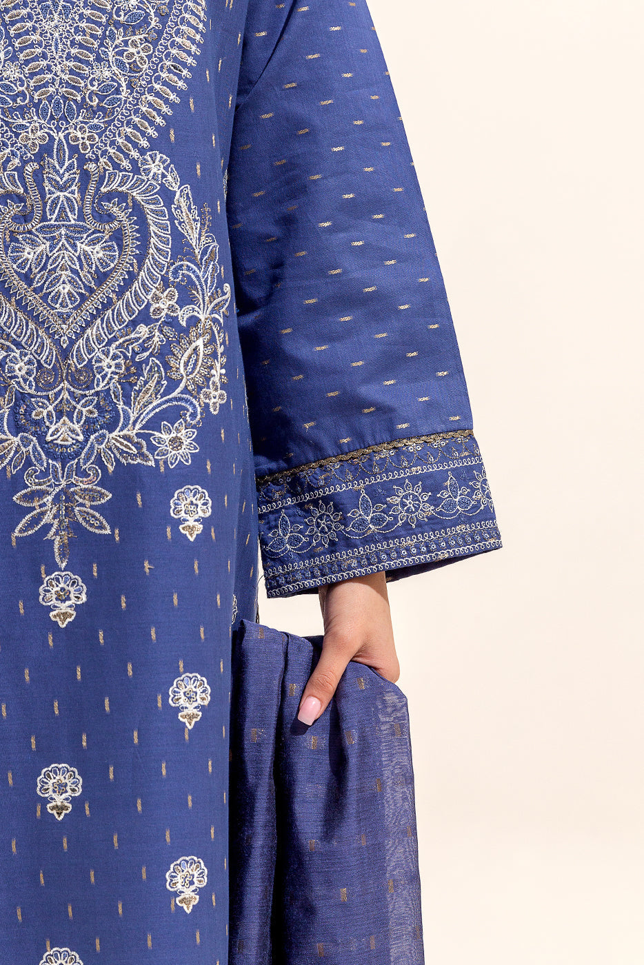 3 Piece Embroidered Jacquard Suit (Unstitched)
