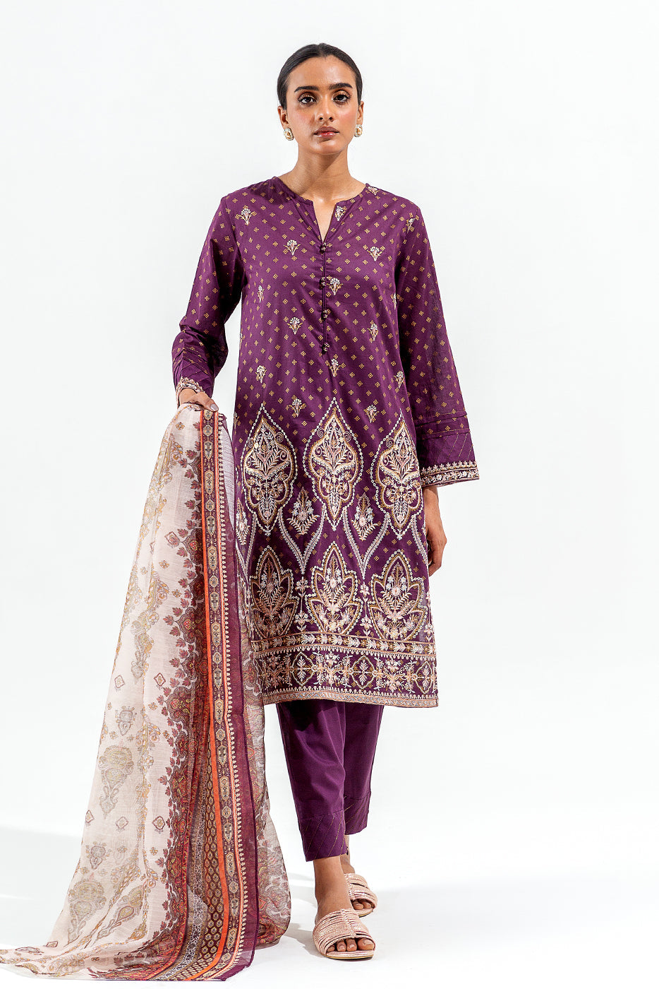 3 PIECE EMBROIDERED LAWN SUIT (LUXURY PRET)