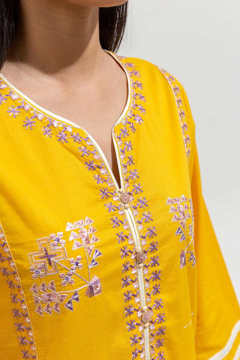 2 Piece Embroidered Lawn Suit (Pret)