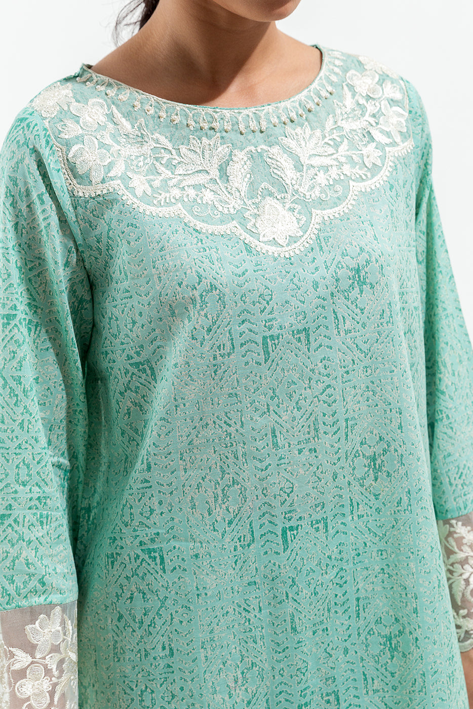 3 Piece Embroidered Lawn Suit (Pret)