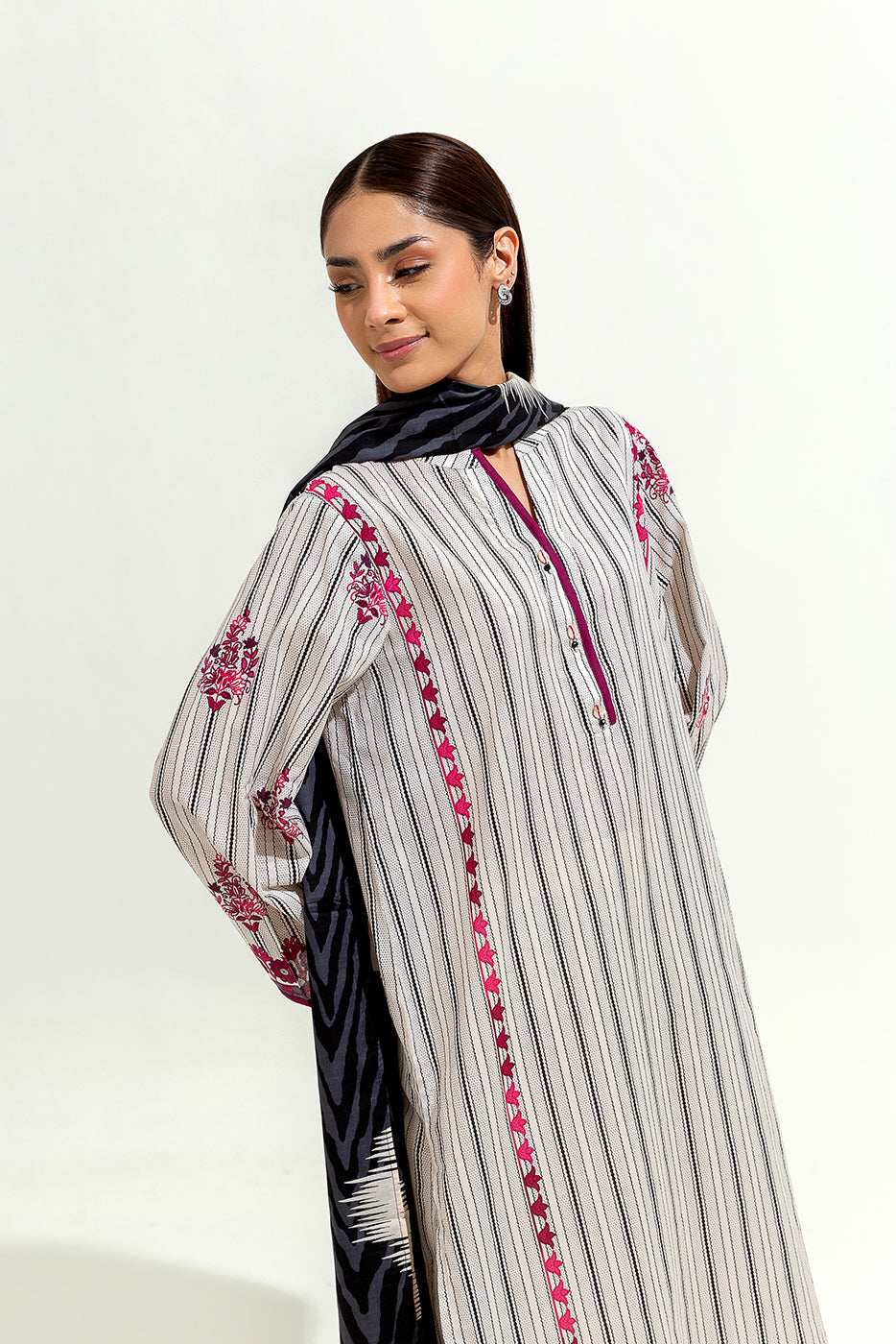 3 Piece Printed Lawn Suit (Pret)