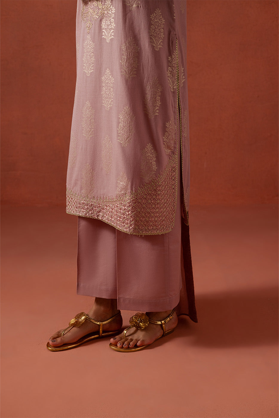 3 PIECE EMBROIDERED LUREX JACQUARAD SUIT-BABY BLUSH (UNSTITCHED)