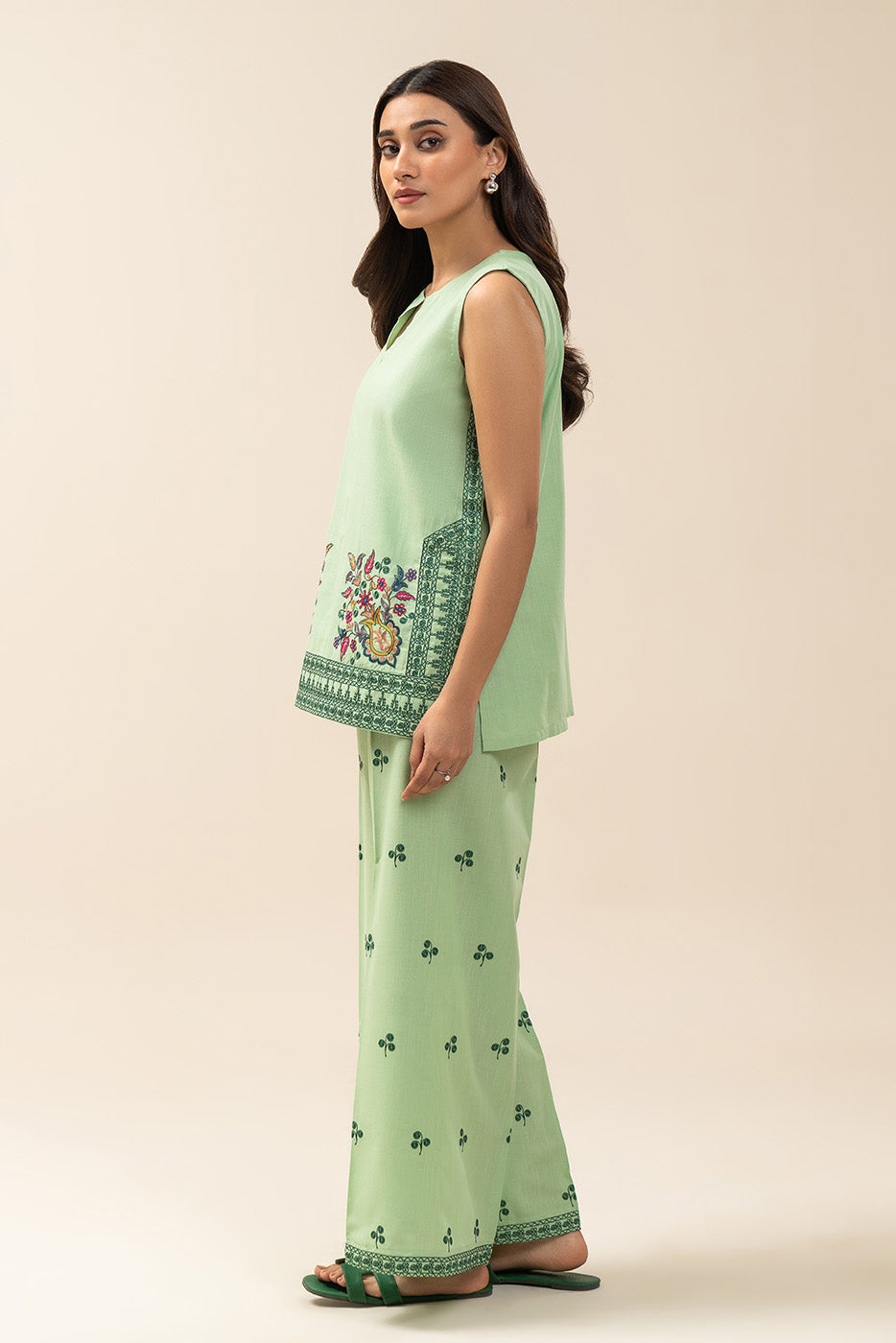 https://cdn.shopify.com/s/files/1/0488/9201/8848/files/BT1260001FU1002_2_a60122a6-f451-45a8-bb7b-f21db5b002f6.jpg?v=1771823937