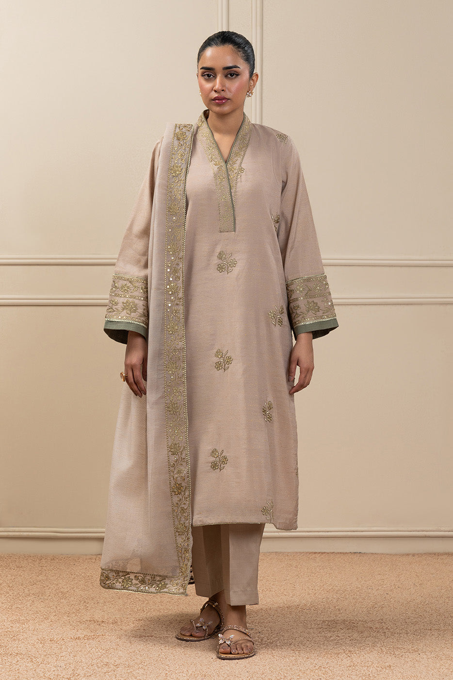 2 PIECE EMBROIDERED ZARI JACQUARD SUIT (HIGH CASUAL)