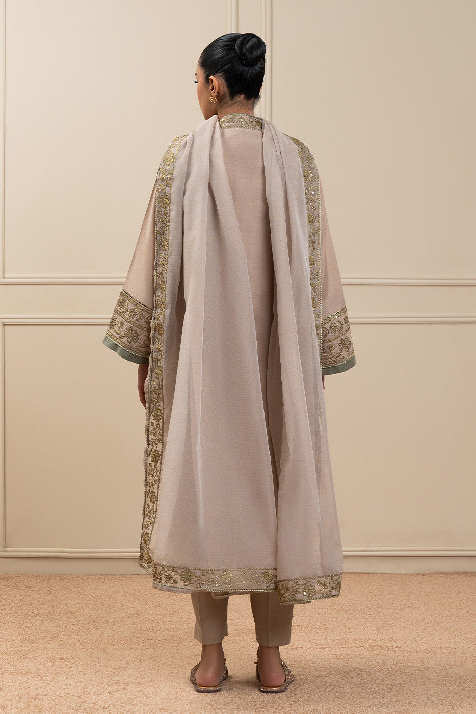 2 PIECE EMBROIDERED ZARI JACQUARD SUIT (HIGH CASUAL)