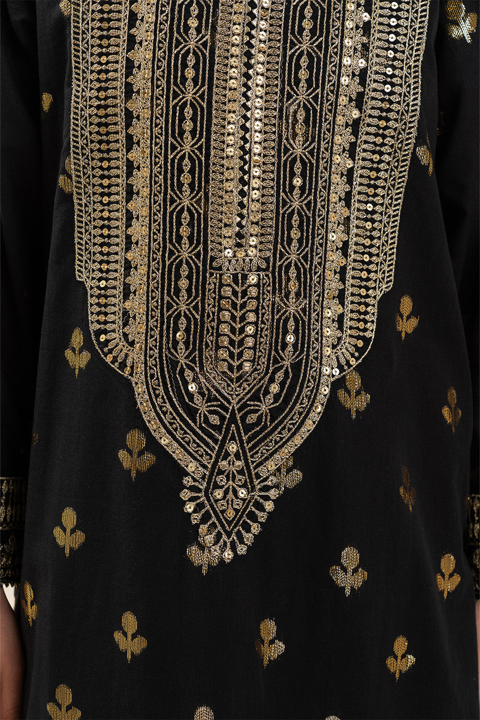 2 PIECE EMBROIDERED LUREX JACQUARD SUIT (PRET)