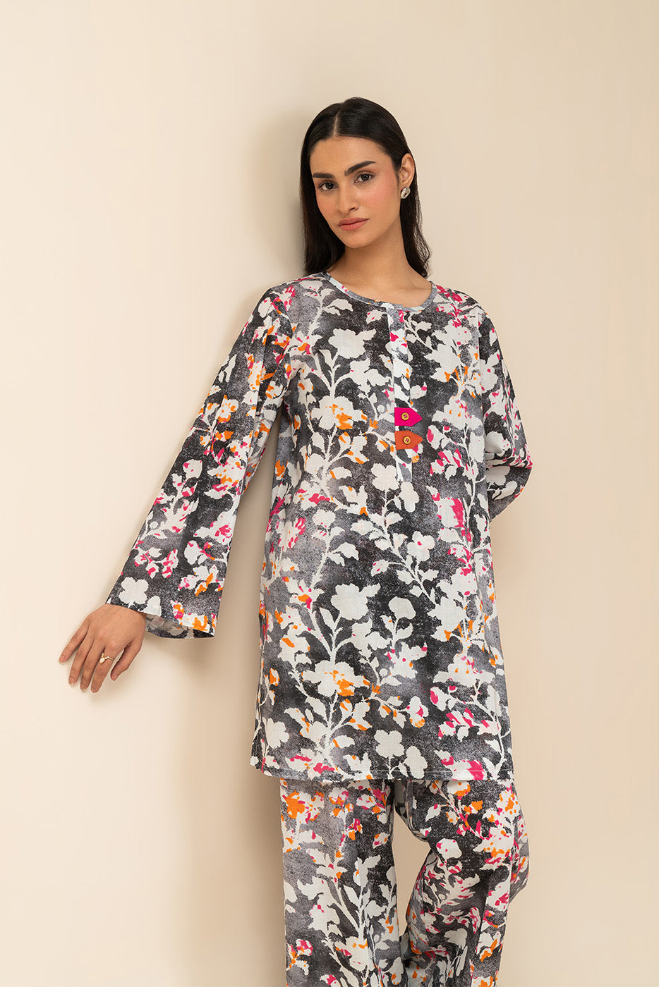https://cdn.shopify.com/s/files/1/0488/9201/8848/files/BT1260003DP2075_1_7f3c2412-d96d-457d-a7b5-785e43e17a77.jpg?v=1776074547