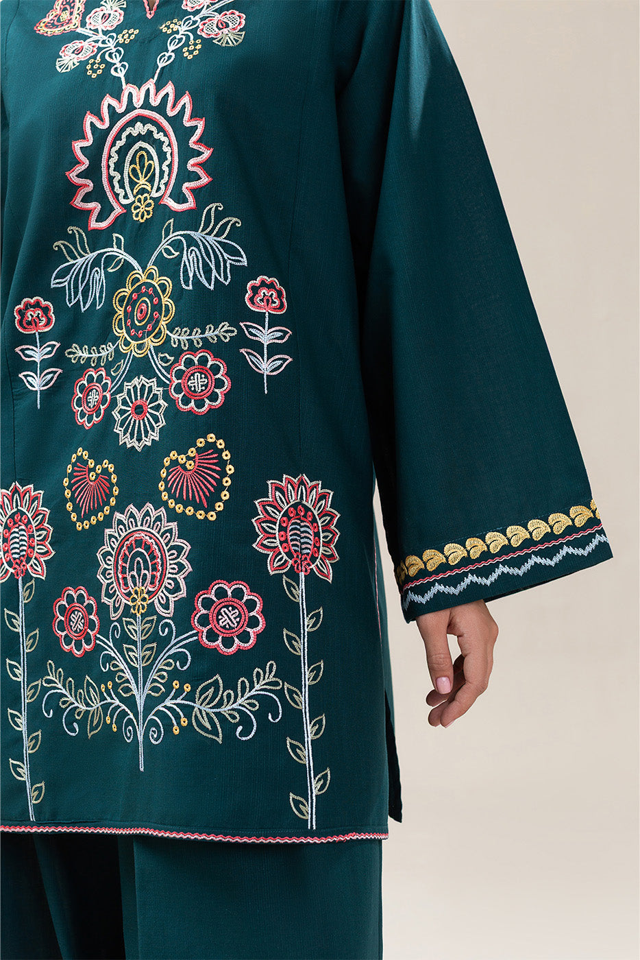 EMBROIDERED SLUB TOP (FLOW)