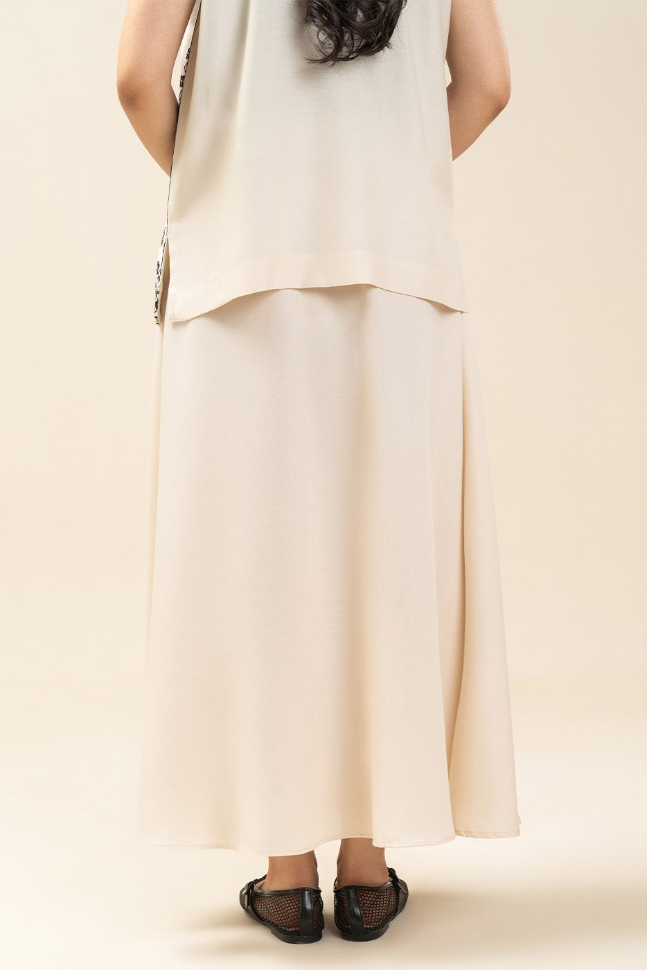 SOLID YARN DYED SKIRT (FLOW)