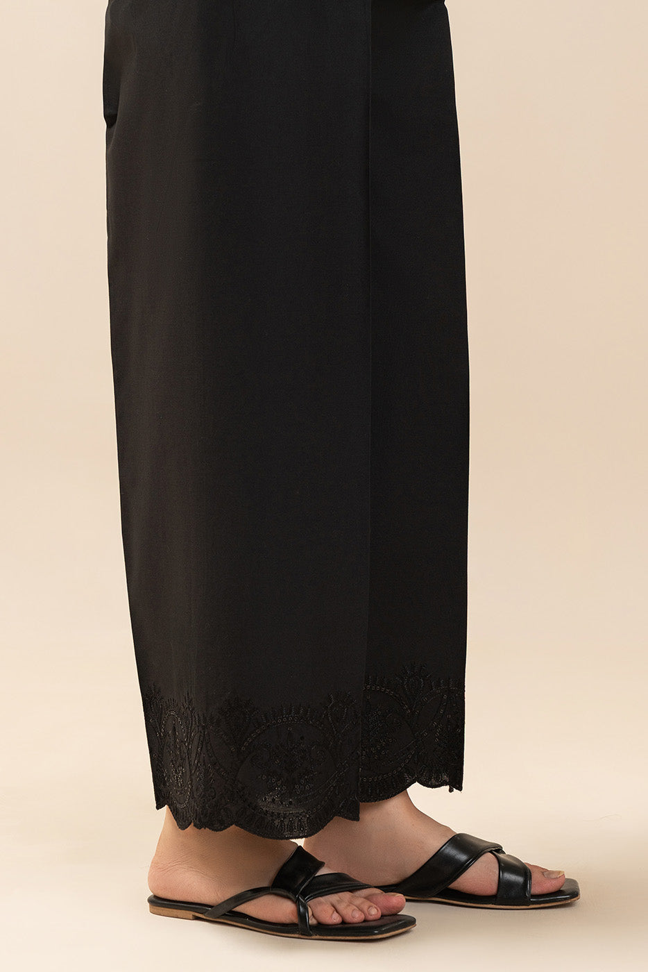 EMBROIDERED CULOTTE PANTS