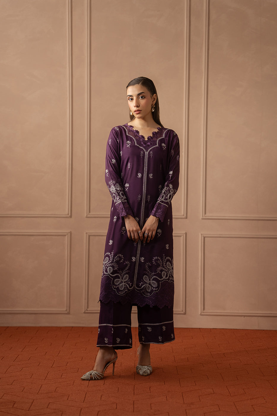 2 PIECE EMBROIDERED RAW SILK SUIT (LUXURY PRET)