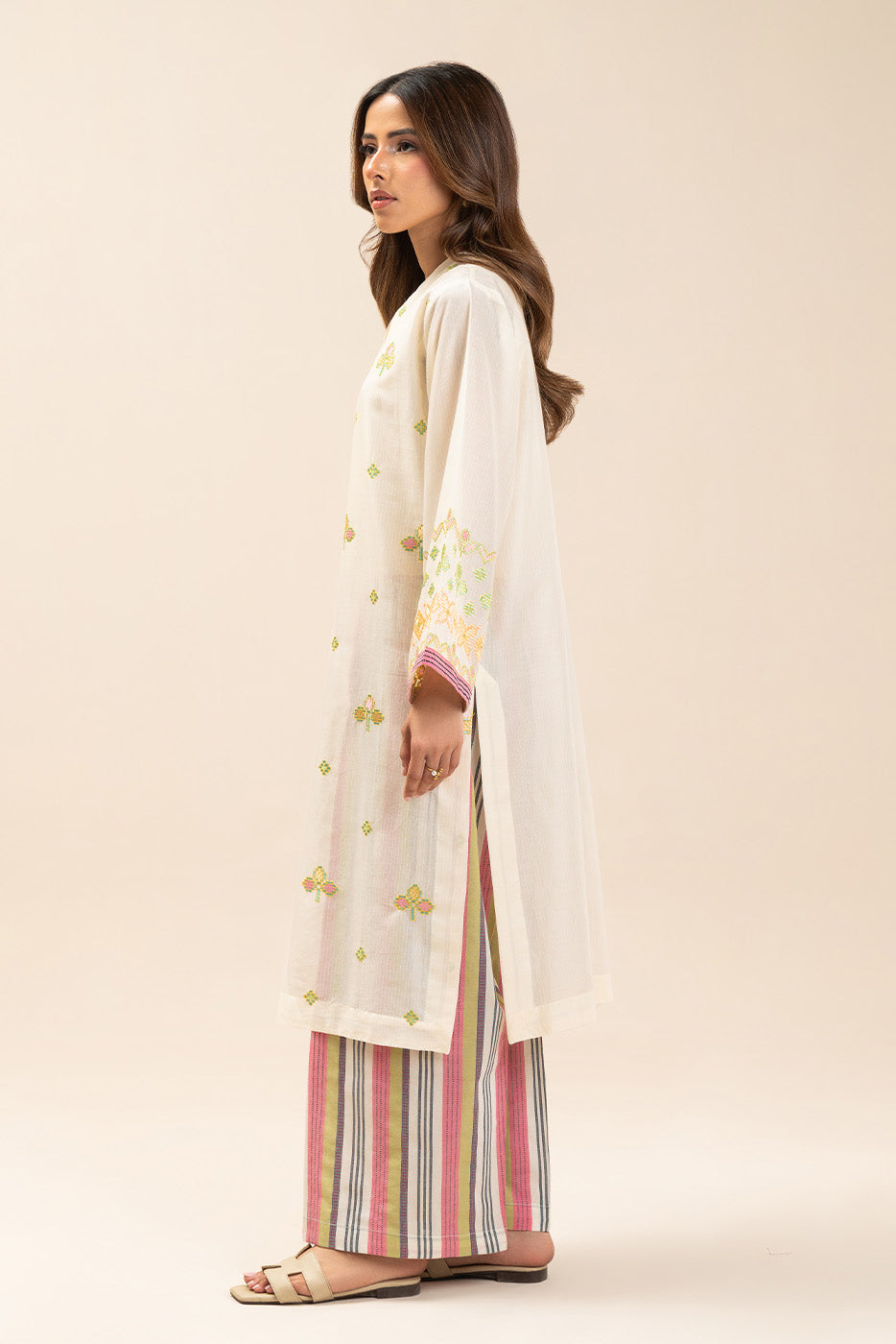 2 PIECE EMBROIDERED DORIA SUIT (PRET)