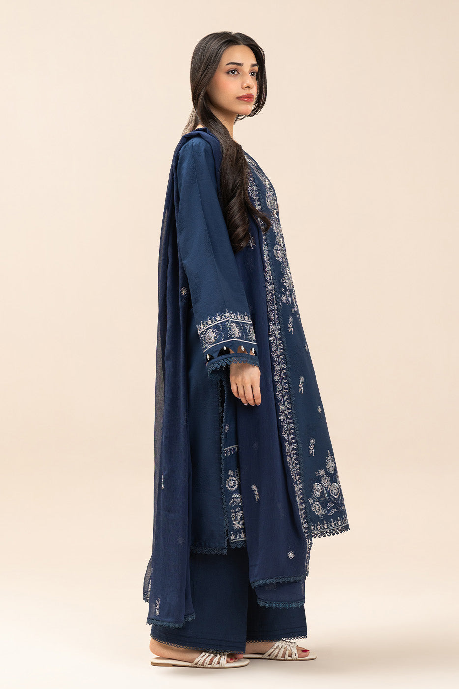 3 PIECE EMBROIDERED SELF JACQUARD SUIT-LUNAR THREAD (UNSTITCHED)