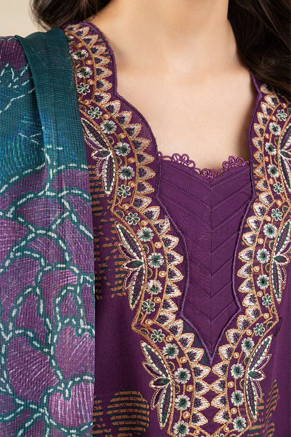 3 PIECE EMBROIDERED REVERSE JACQUARD SUIT-PRYTHIAN PLUM (UNSTITCHED)