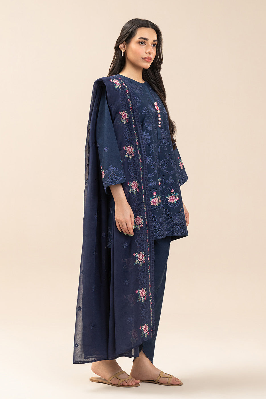 https://cdn.shopify.com/s/files/1/0488/9201/8848/files/BT12601UN004180A_2.jpg?v=1780642354