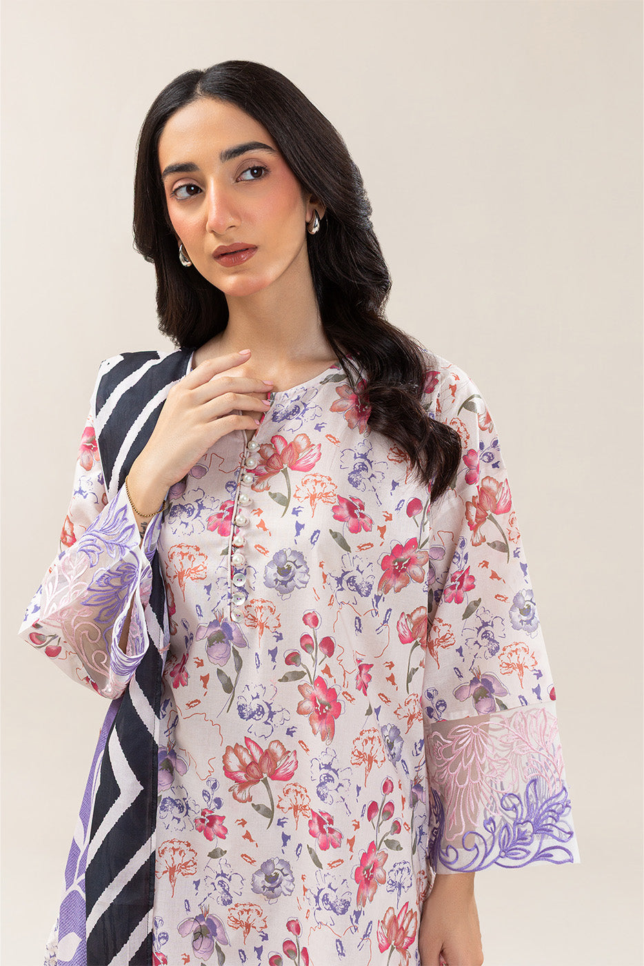 https://cdn.shopify.com/s/files/1/0488/9201/8848/files/BT12601UN004215A_1.jpg?v=1780661981