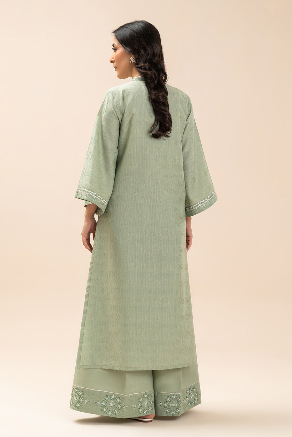 https://cdn.shopify.com/s/files/1/0488/9201/8848/files/BT12602UN004459_4.jpg?v=1778574857