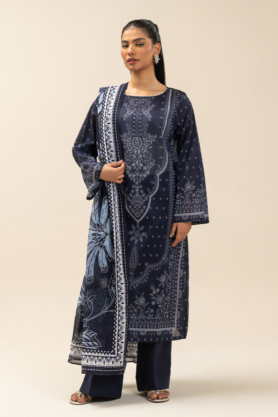 https://cdn.shopify.com/s/files/1/0488/9201/8848/files/BT12602UN004523_2.jpg?v=1774609003