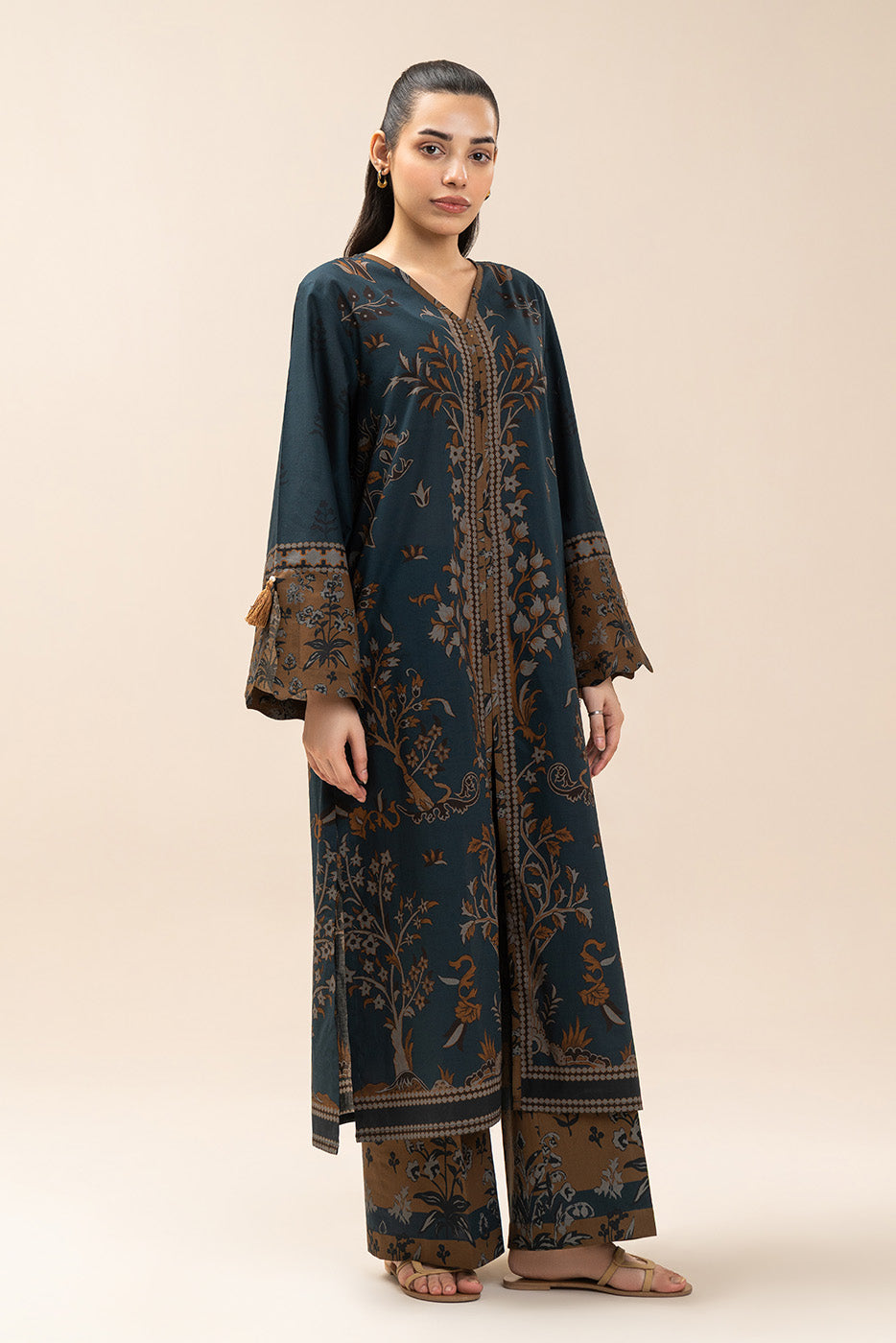 https://cdn.shopify.com/s/files/1/0488/9201/8848/files/BT12602UN004539_3.jpg?v=1781612416