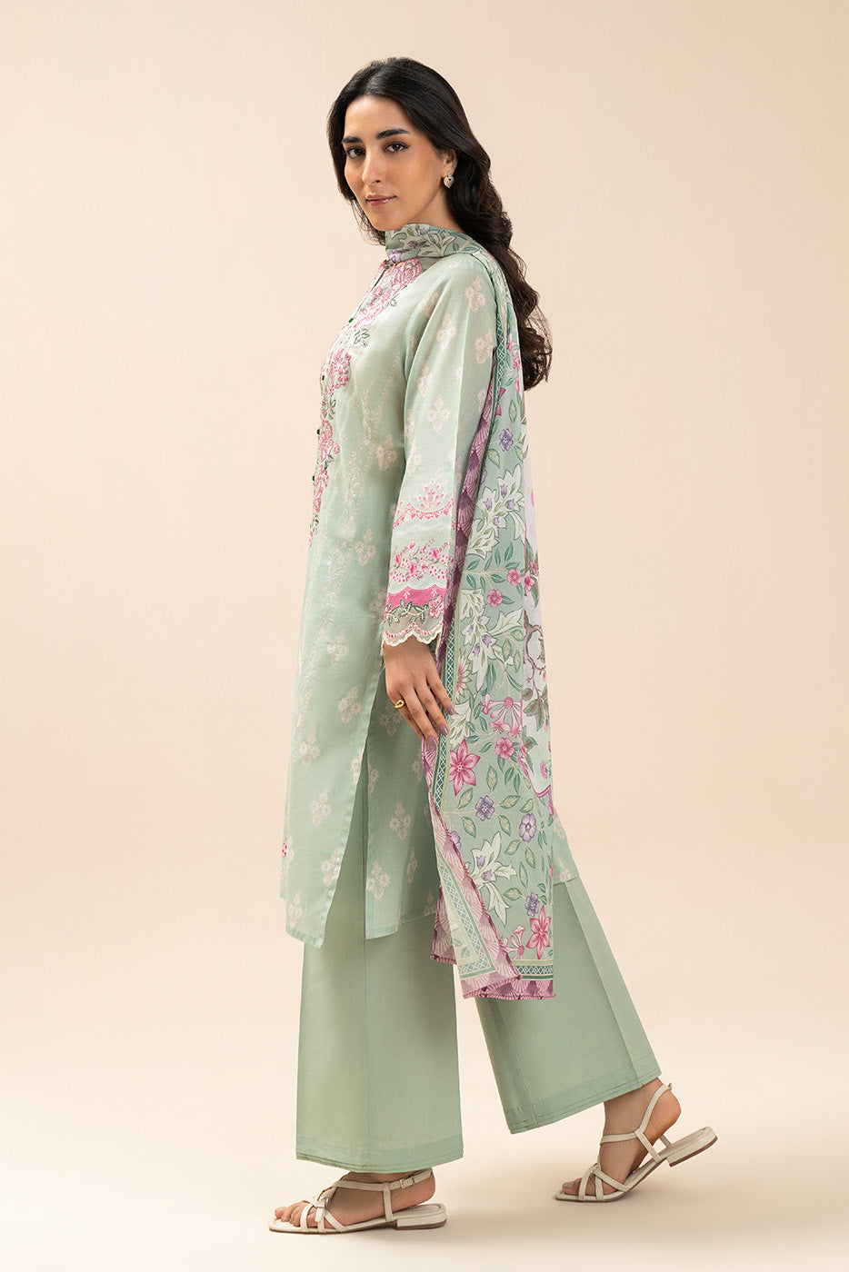 3 PIECE EMBROIDERED LAWN SUIT-GARNET GLINT (UNSTITCHED)