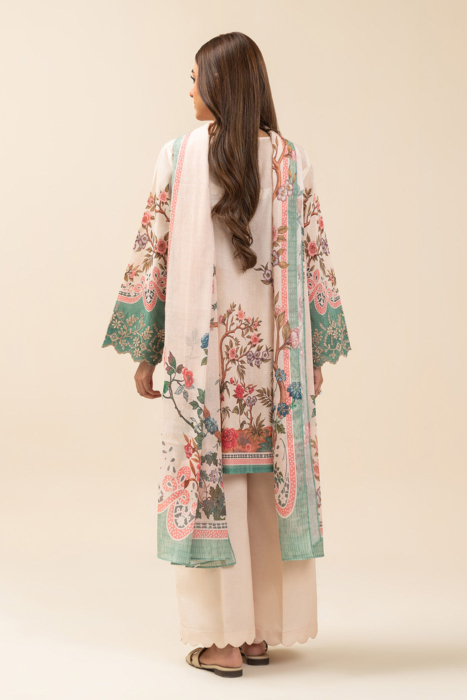 3 PIECE EMBROIDERED LAWN SUIT-BLOOMING HERITAGE (UNSTITCHED)