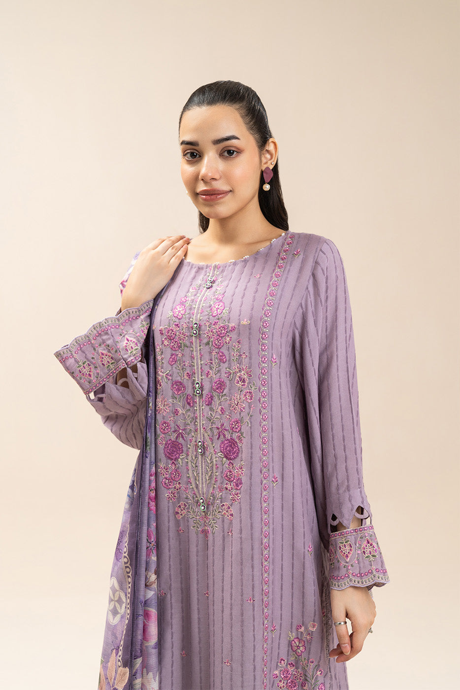 https://cdn.shopify.com/s/files/1/0488/9201/8848/files/BT12602UN004593_1.jpg?v=1781612259