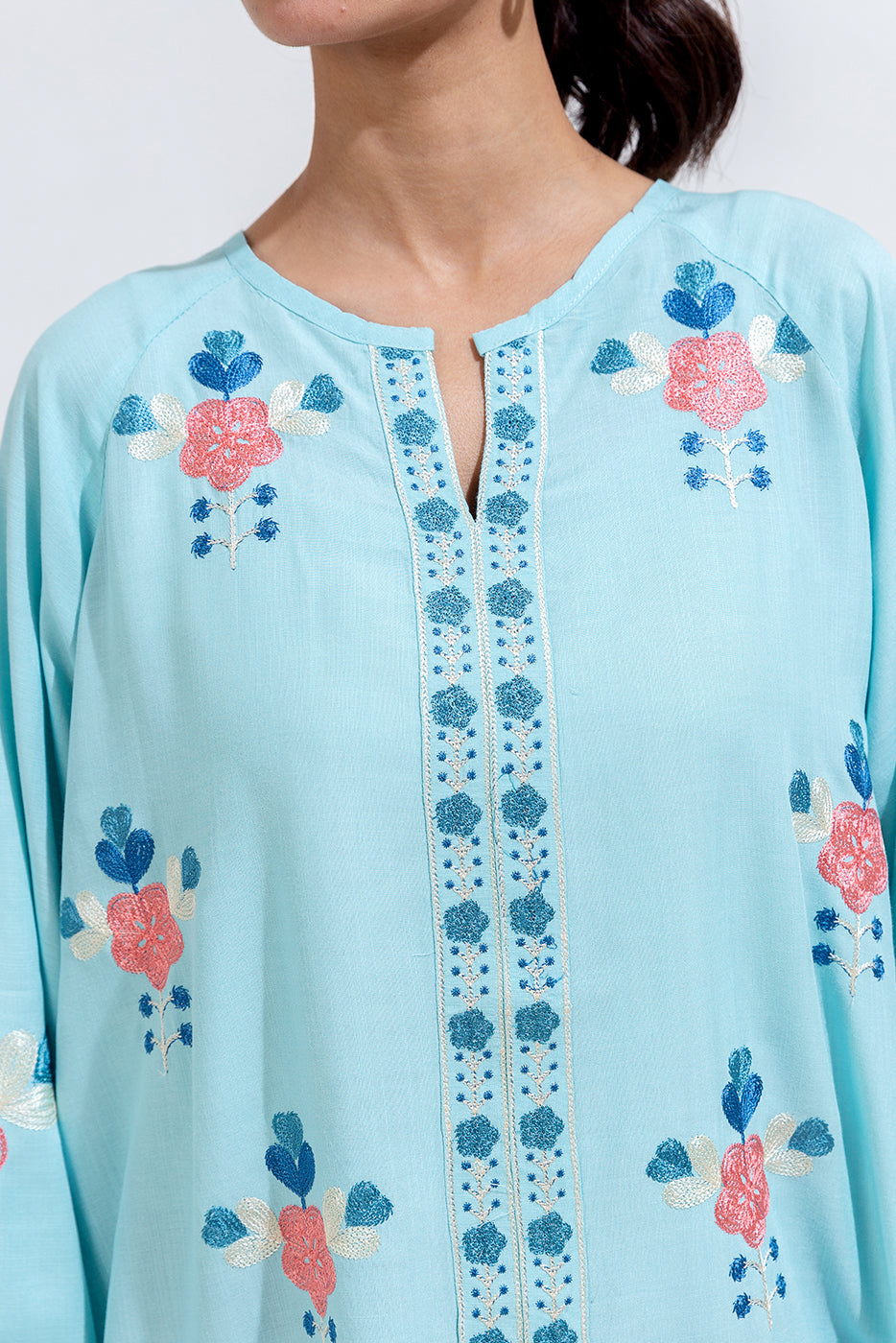 Embroidered Viscose Top (Pret)