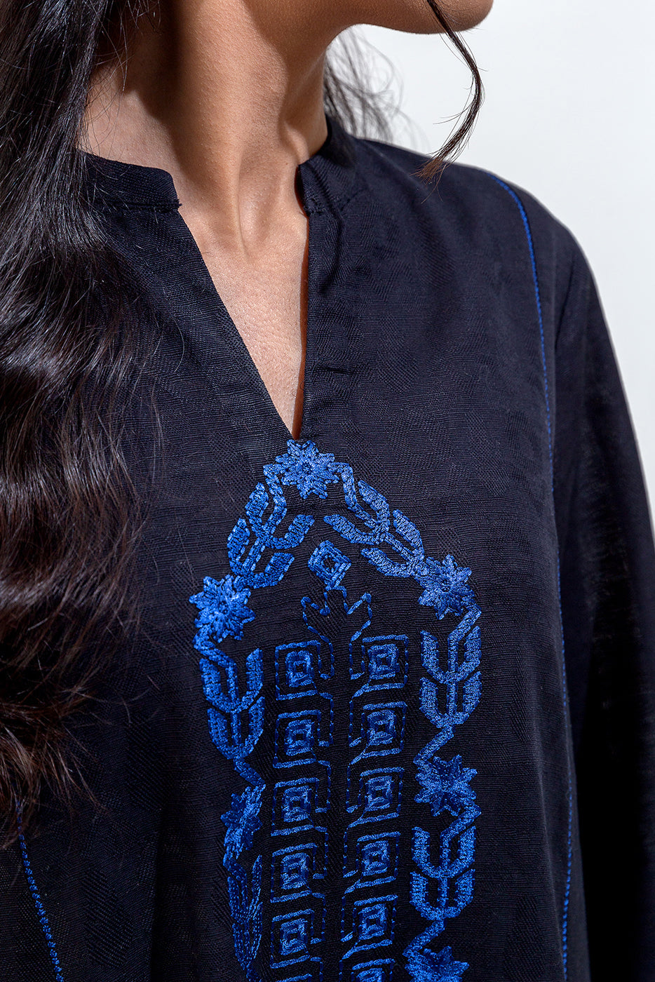 2 Piece Embroidered Khaddar Jacquard Suit (Pret)