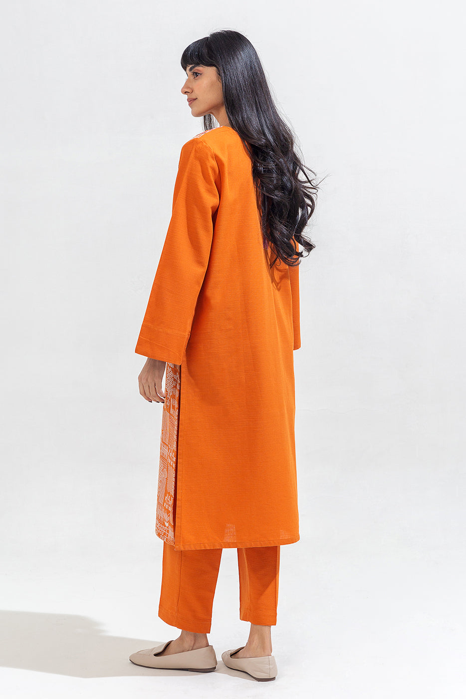 2 Piece Embroidered Khaddar Suit (Pret)